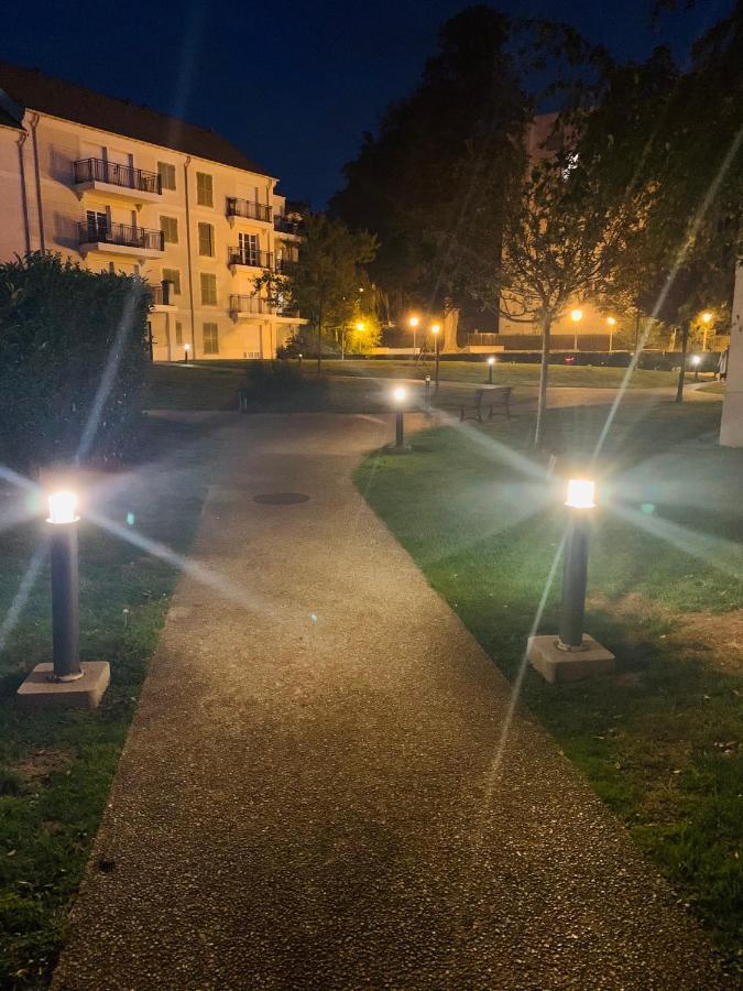 Luxurious Private Parking 25 Mn To Paris Yerres